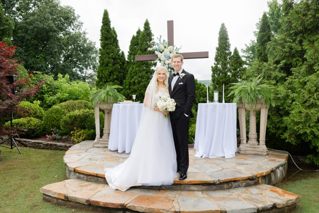 Outdoor summer wedding ceremony at Park Crest in Birmingham Alabama